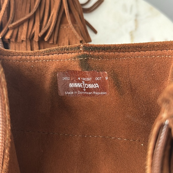 Minnetonka Fringe Leather Boots for Girls, Size 4 - Picture 7 of 12